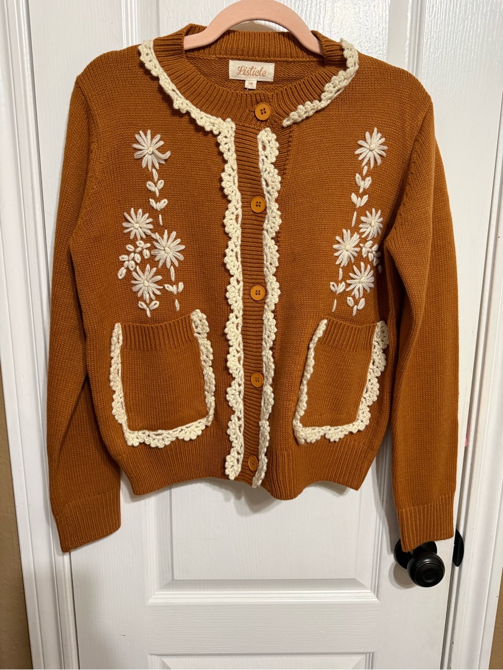 H221 NWT Listicle M ptp20 Rust Cardigan with Cream Crochet Trim Floral Embroider - Picture 2 of 8